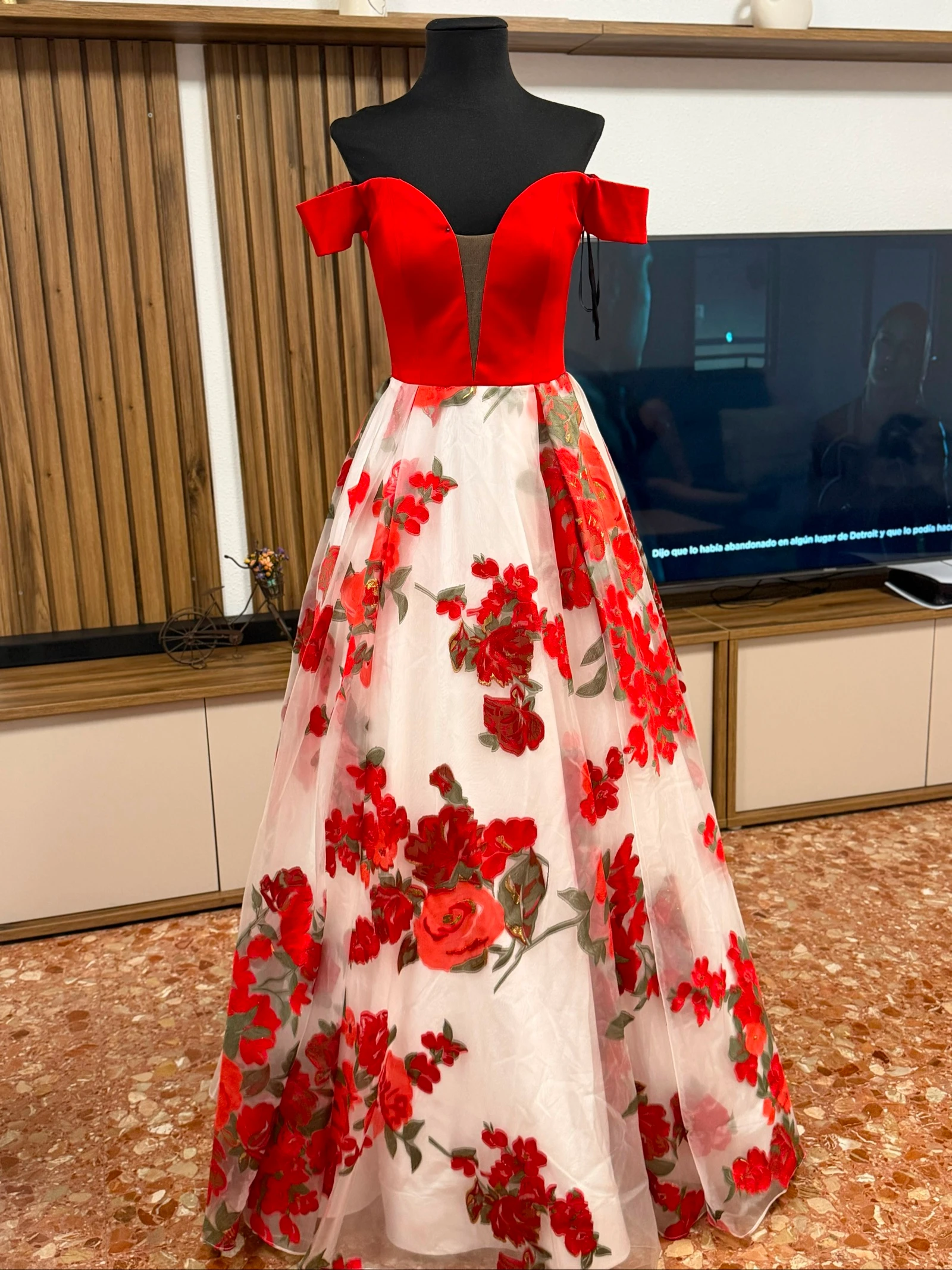 Vestido de X & M Collection con flores 3D